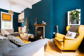 Modern Redbrick Townhouse in the Heart of the City